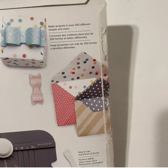 We R memory keepers Punch Board - Picture 3 of 6